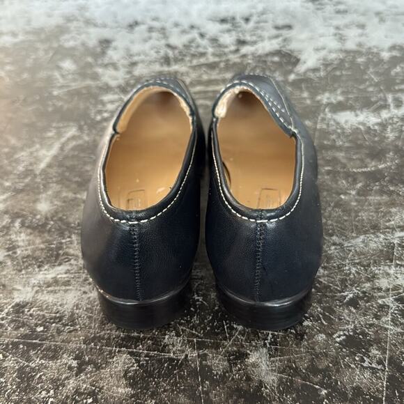Nine West Dark Navy w/Contrast Stitching Made in Brazil Leather Loafers Size 6 - Picture 2 of 7